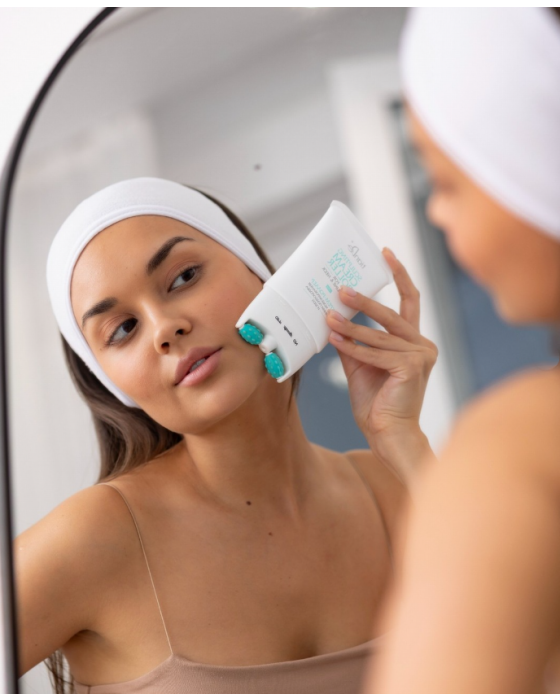 10115E-krem-hengerrel-az-all-es-a-nyak-konturjanak-formazasara-02